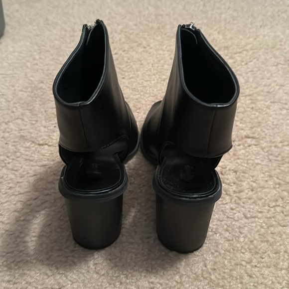 Charlotte Russe Varsity Booties Size 9 Color Black Silver - Picture 5 of 14